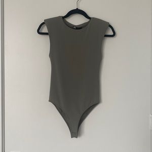 brand new w/tags Zara body top size small